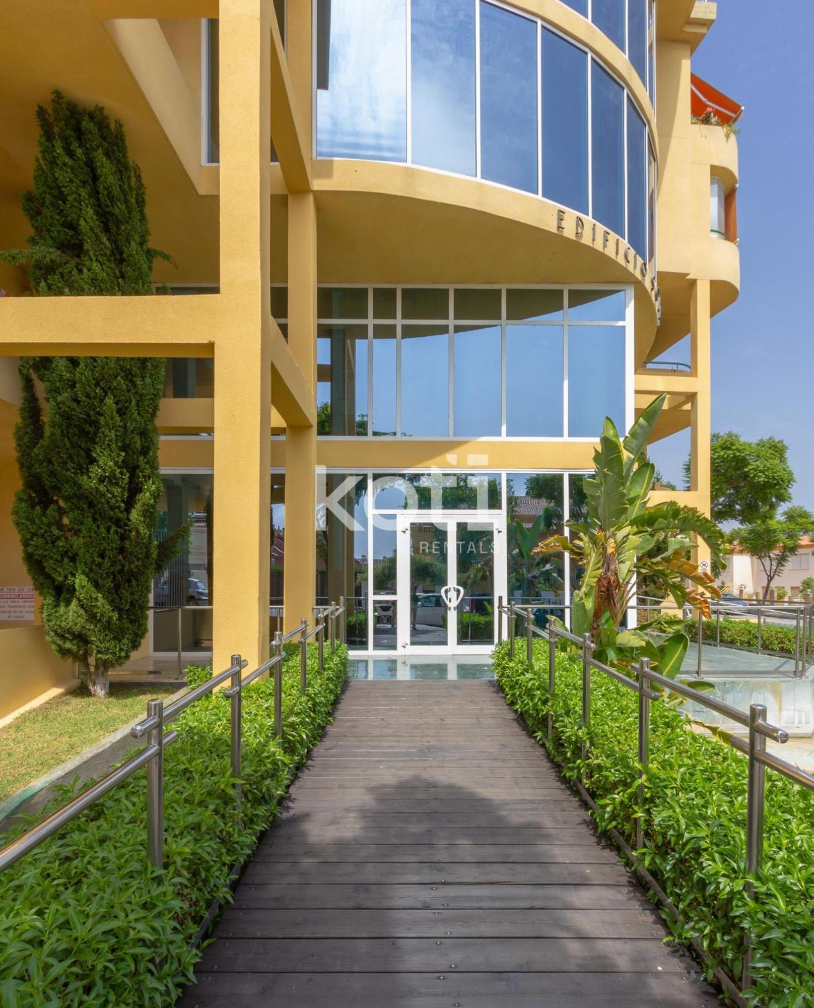 Koti Rentals - Nenufar Fuengirola Exteriör bild